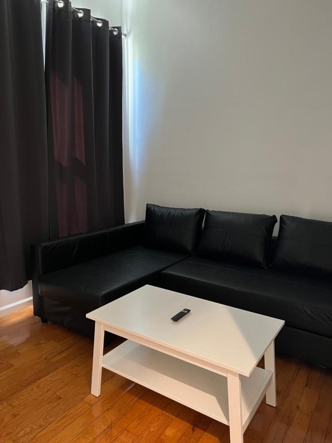 Adorable 2 Bedroom Apartment With Free Street Parking Chicago Exterior photo