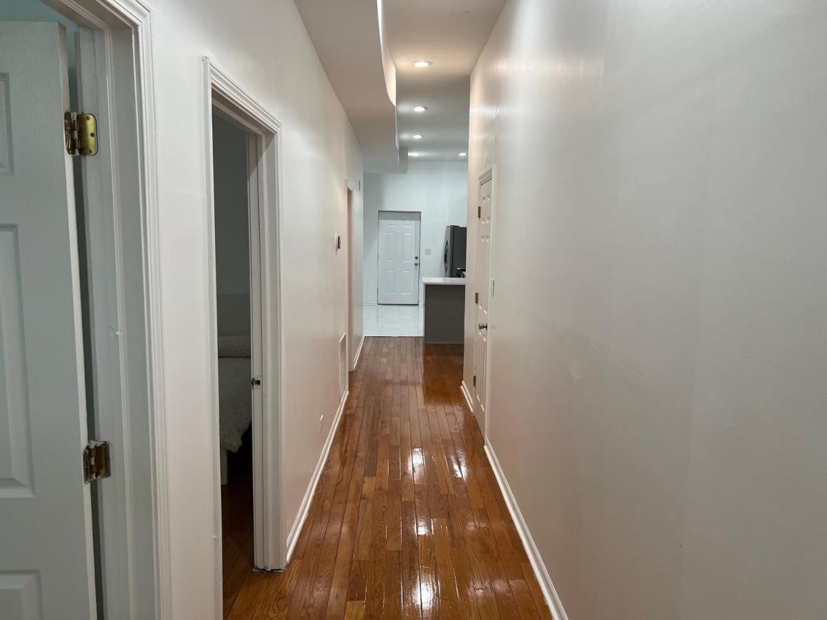 Adorable 2 Bedroom Apartment With Free Street Parking Chicago Exterior photo