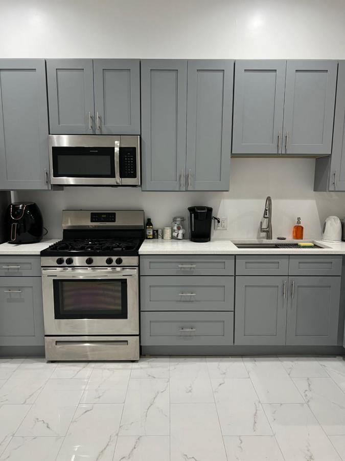 Adorable 2 Bedroom Apartment With Free Street Parking Chicago Exterior photo
